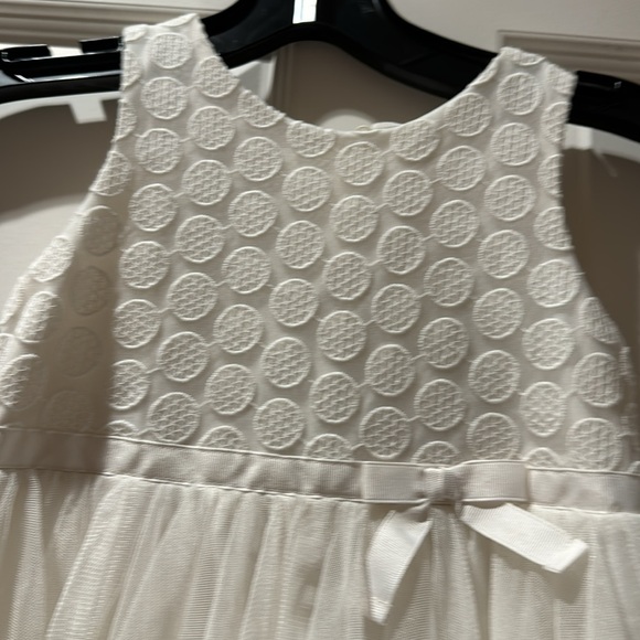 Adorable cat and Jack white dress with tulle skirt, size 4T - Picture 7 of 7